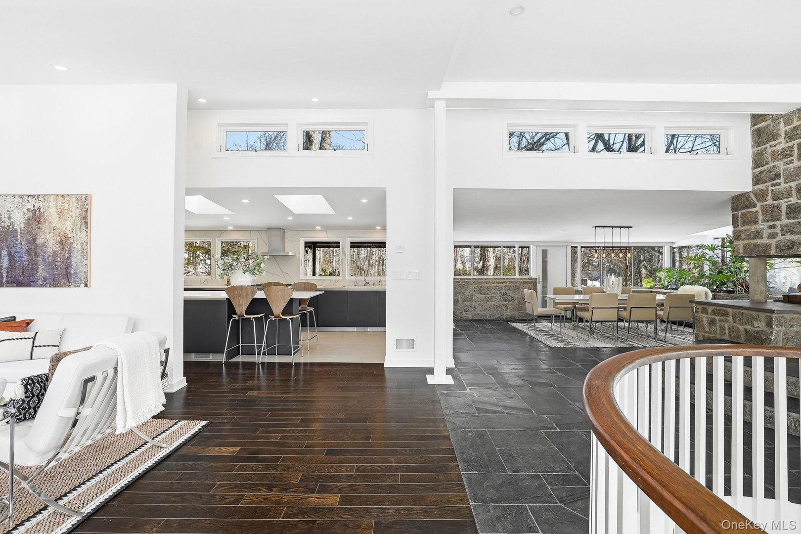 150 N Healy Avenue Photo 5