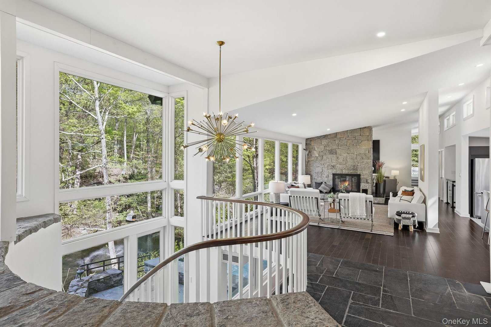 150 N Healy Avenue Photo 23