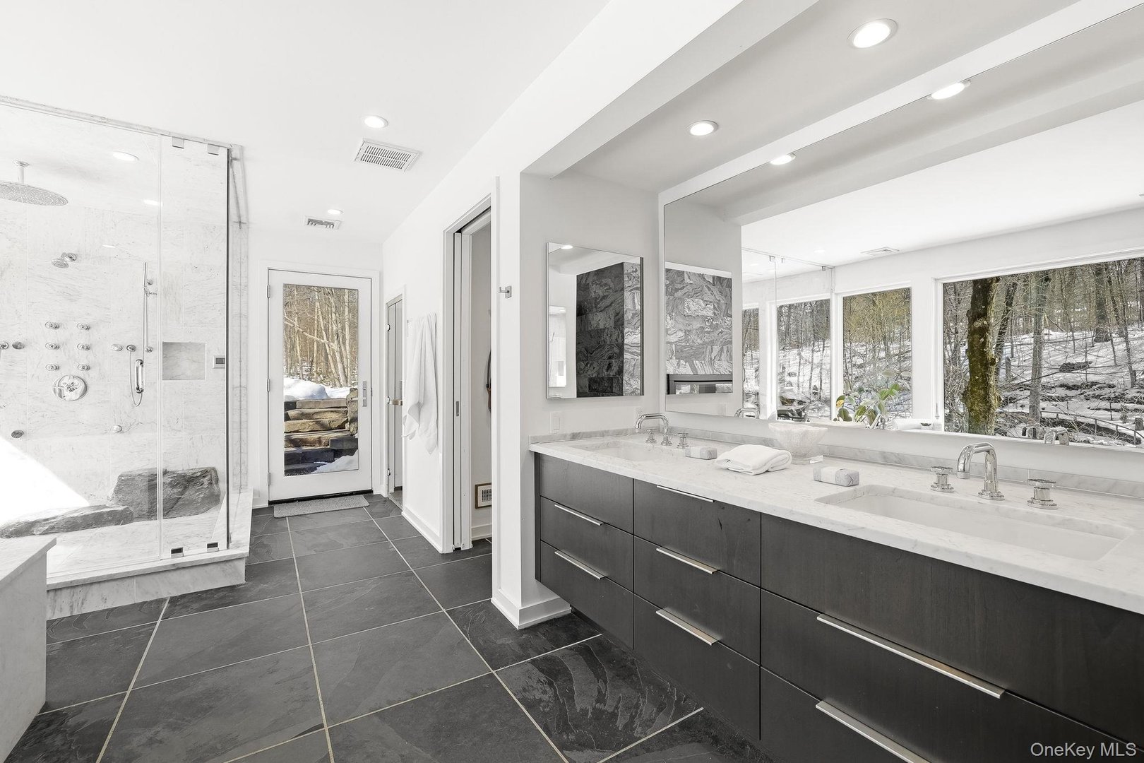 150 N Healy Avenue Photo 27