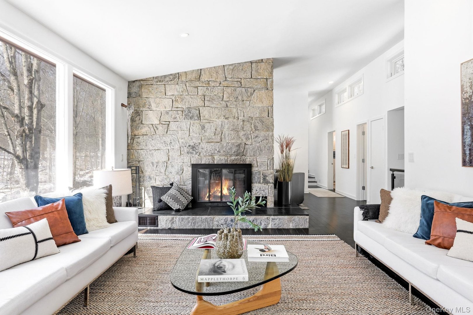 150 N Healy Avenue Photo 2