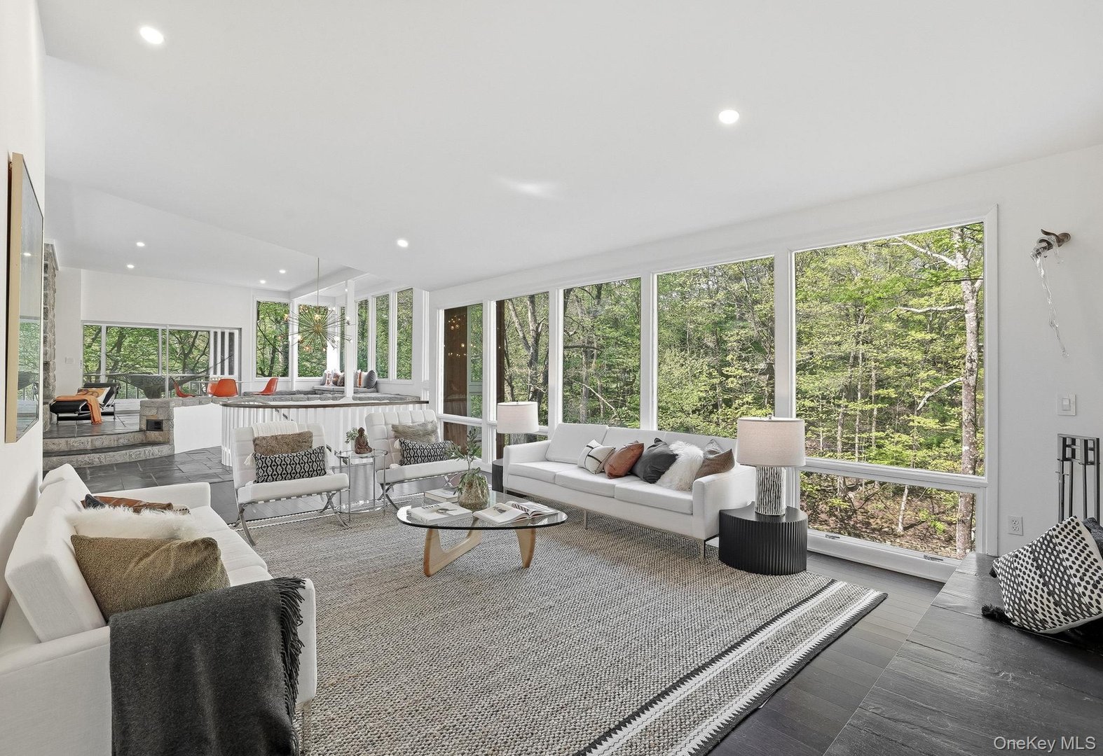 150 N Healy Avenue Photo 3