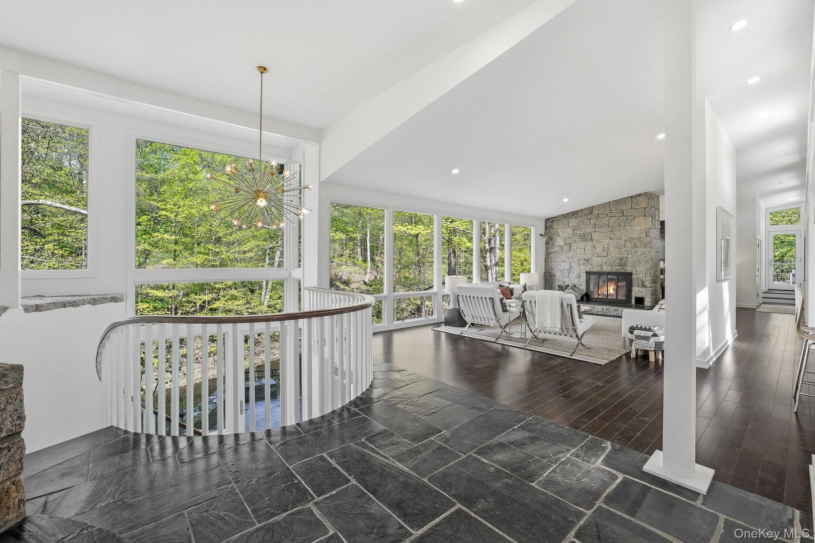 150 N Healy Avenue Photo 5