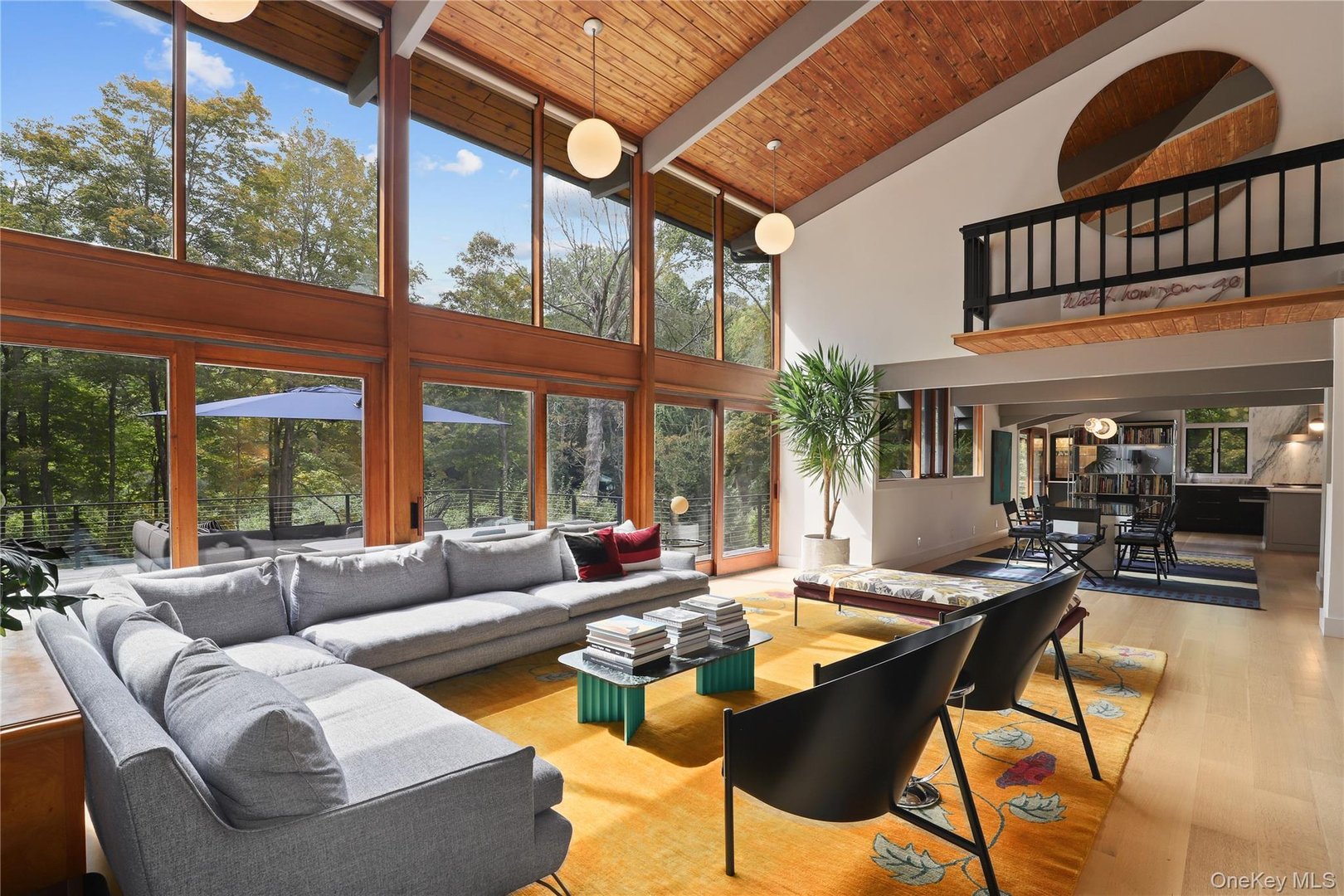 21 Black Spring Road Photo 7