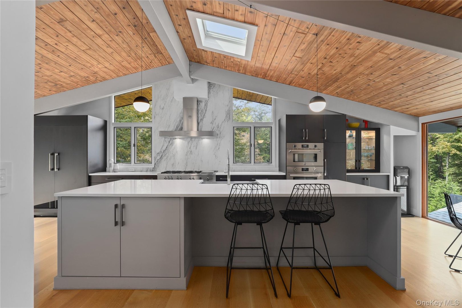 21 Black Spring Road Photo 14