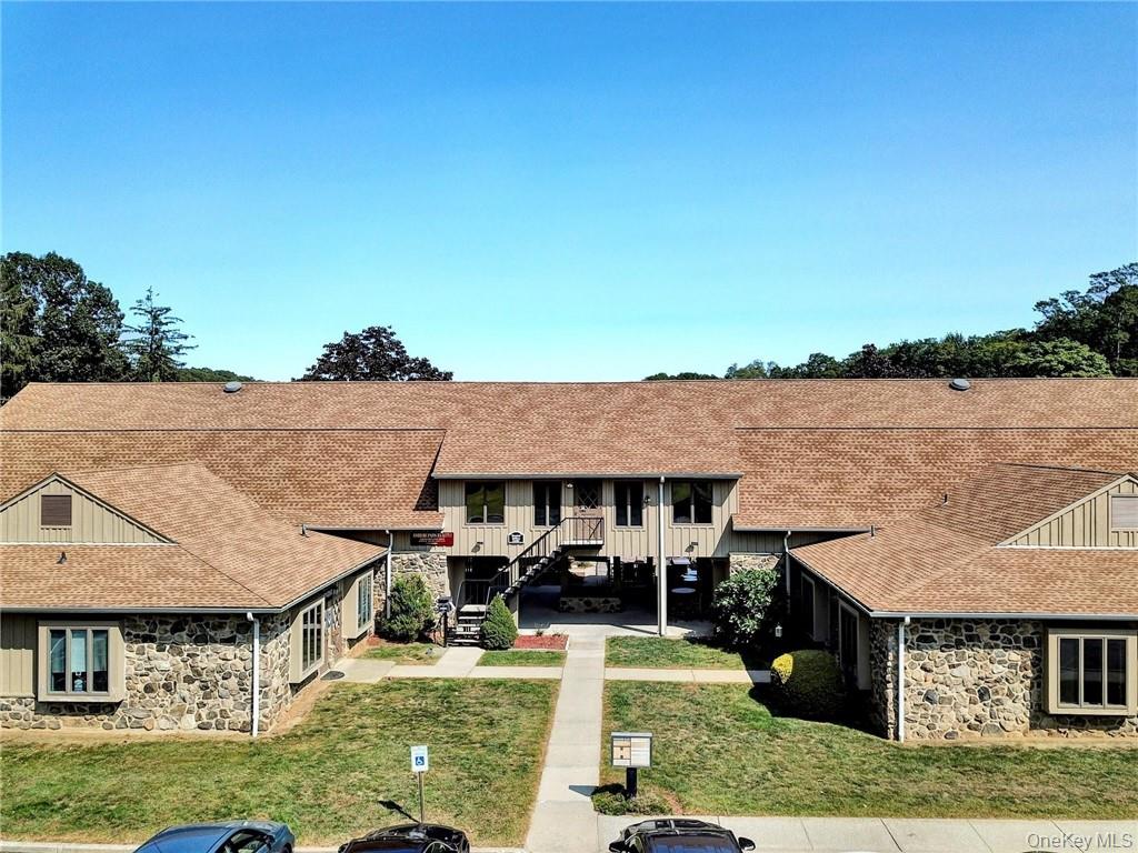 1 Baltic Place Photo 6