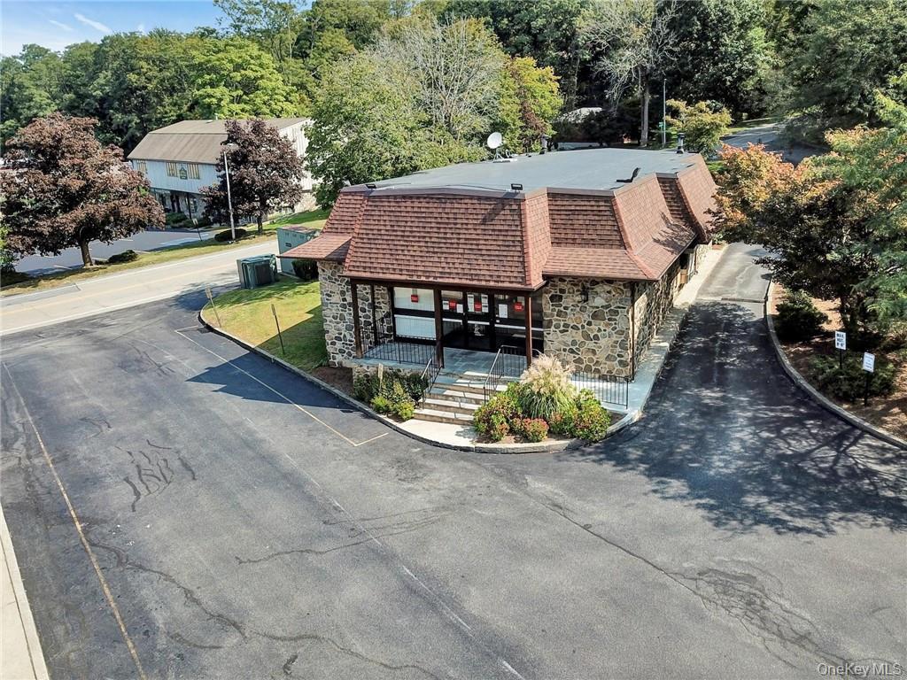 1 Baltic Place Photo 9