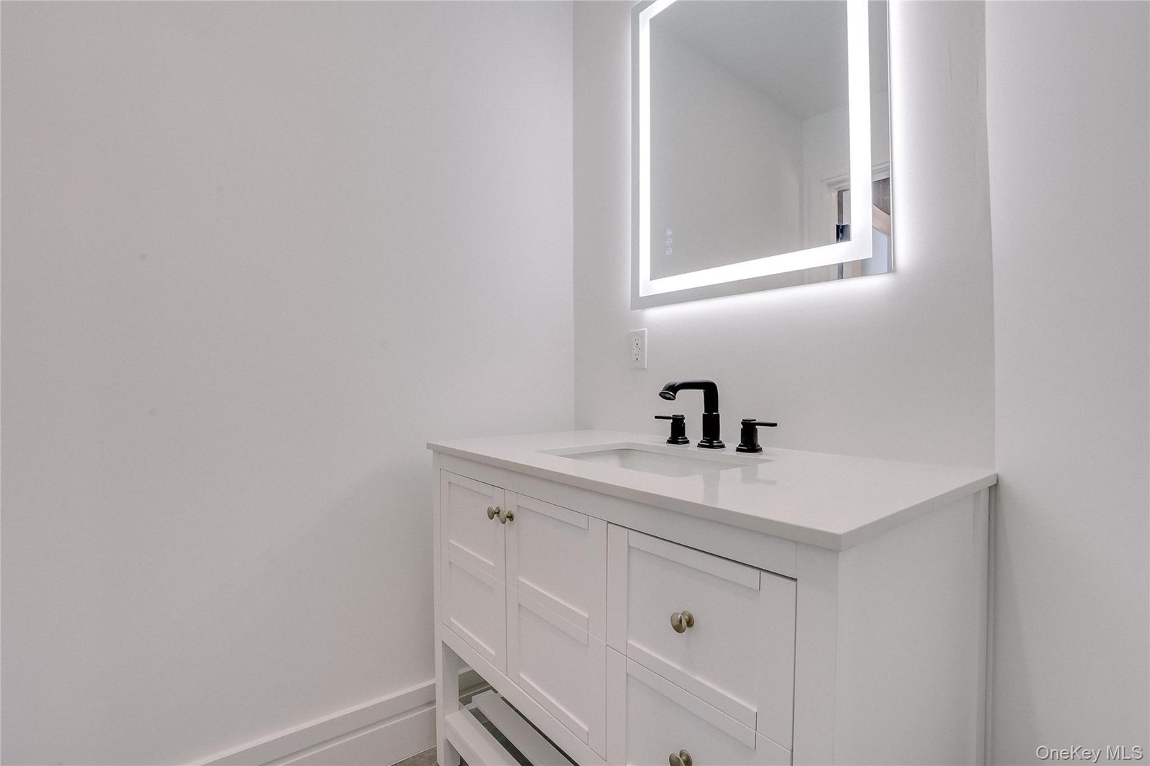 80 Brookdale Avenue Photo 12