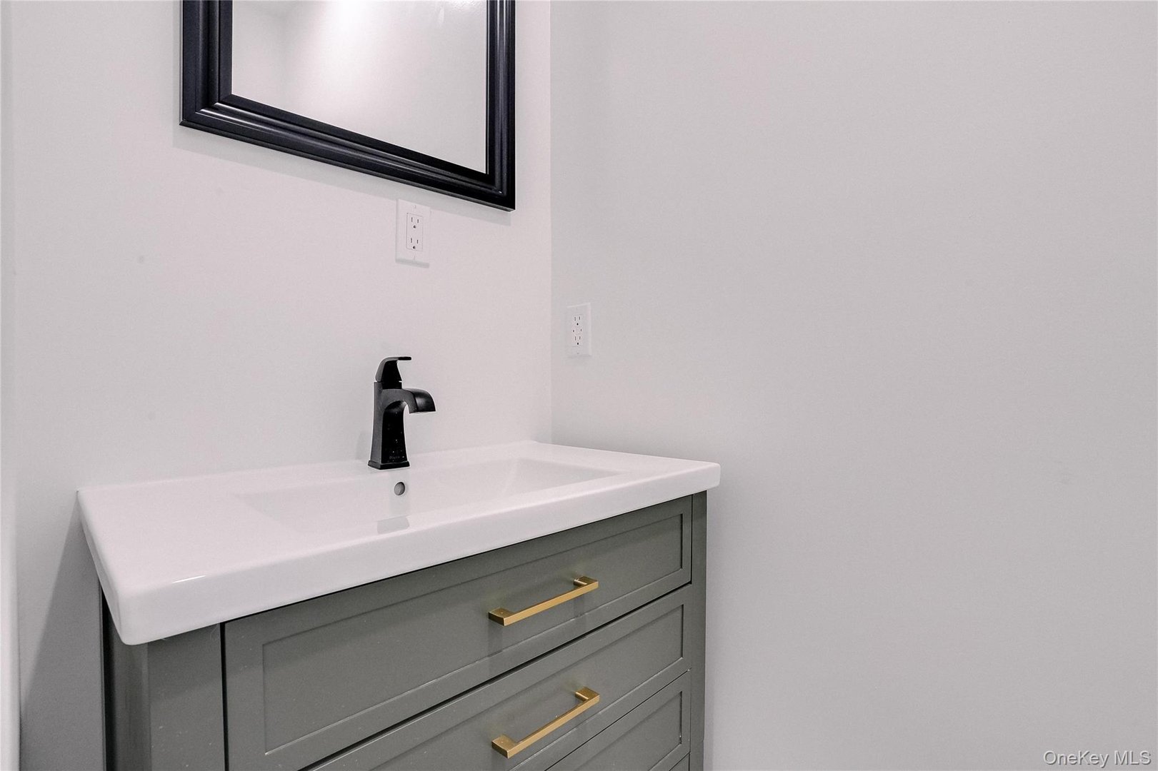 80 Brookdale Avenue Photo 9