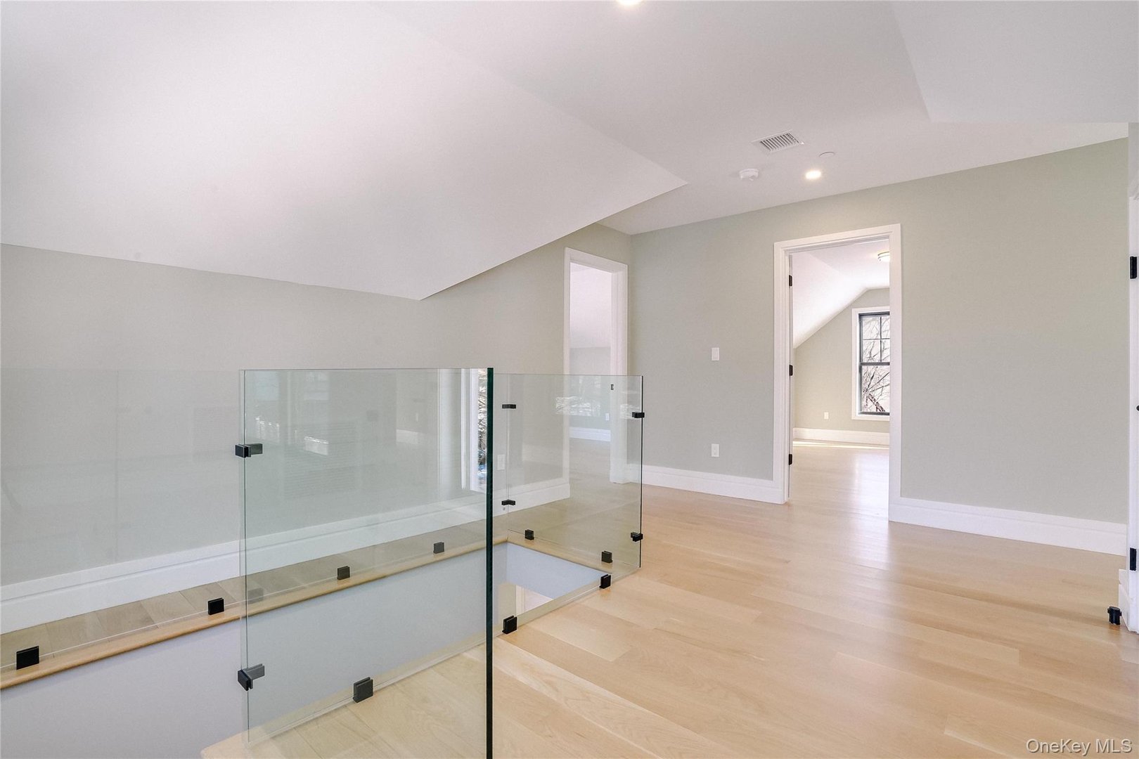 80 Brookdale Avenue Photo 18