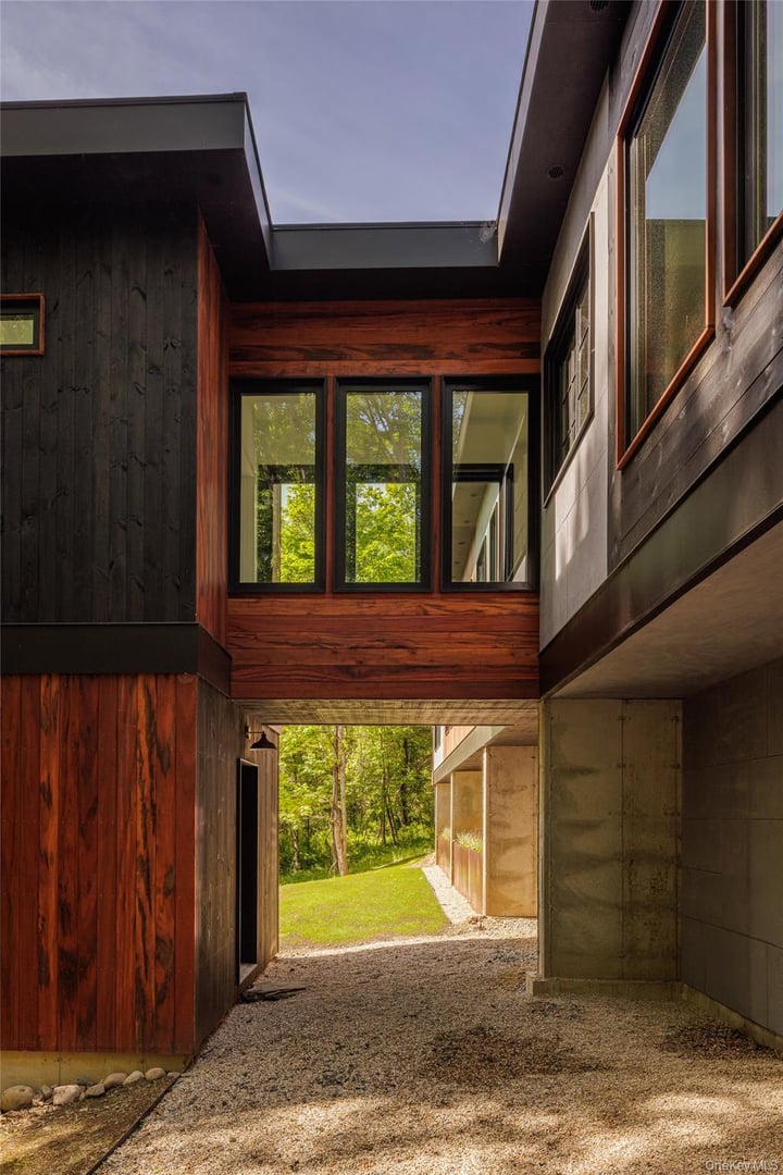 490 Old State Route 82 Photo 4