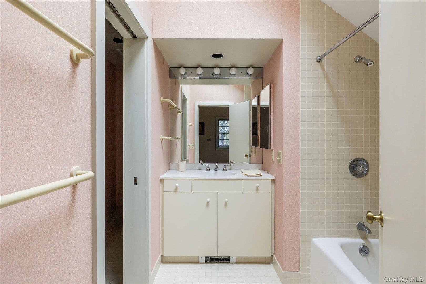 126 Shaker Ridge Drive Photo 33