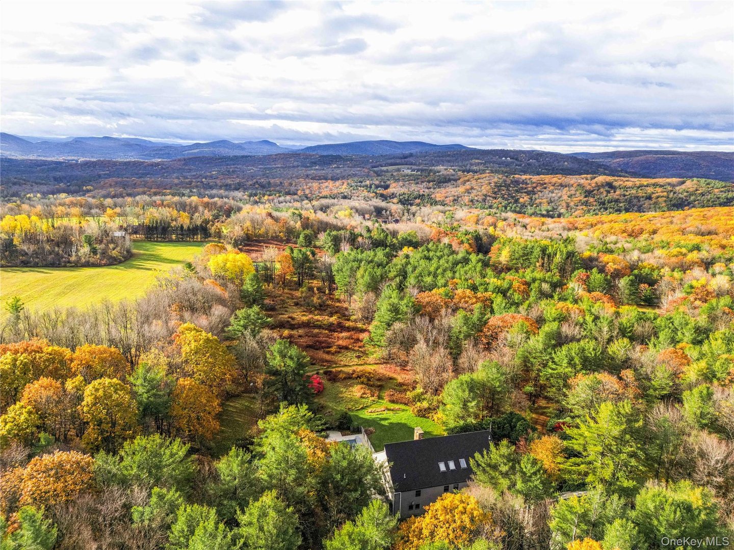 126 Shaker Ridge Drive Photo 2