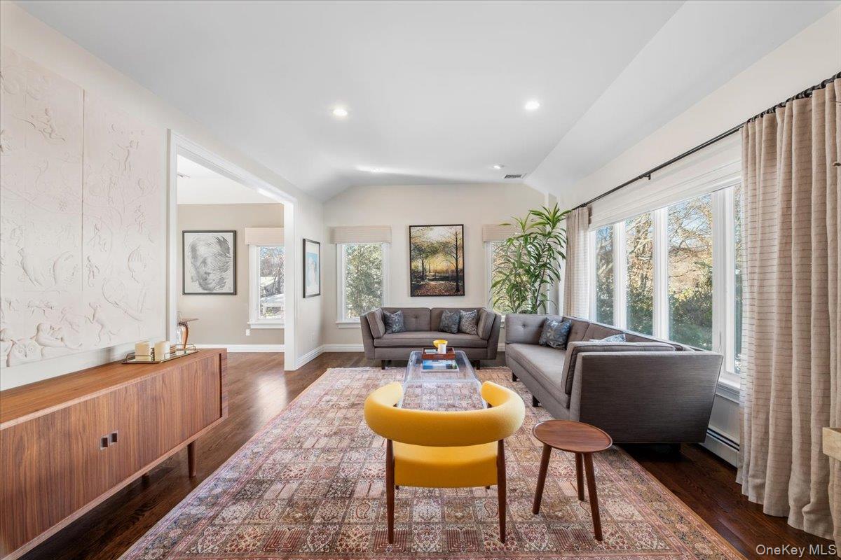 9 Thomas Lane Photo 4