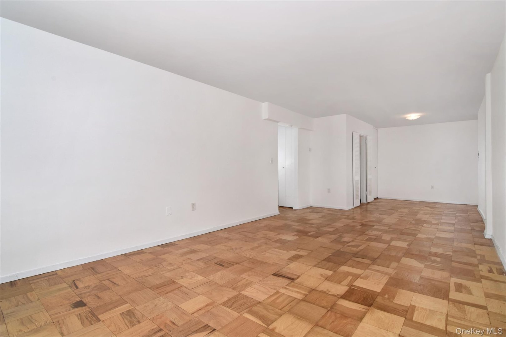 14 Westview Avenue  #204 Photo 7