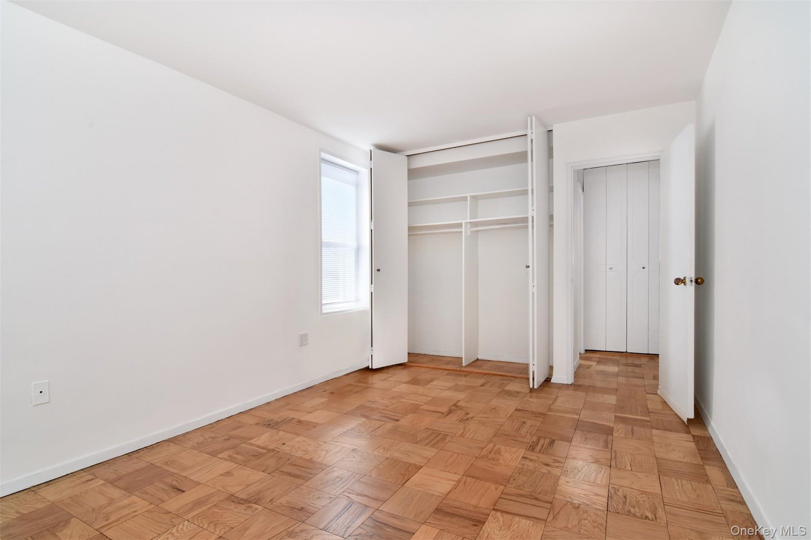 14 Westview Avenue  #204 Photo 16