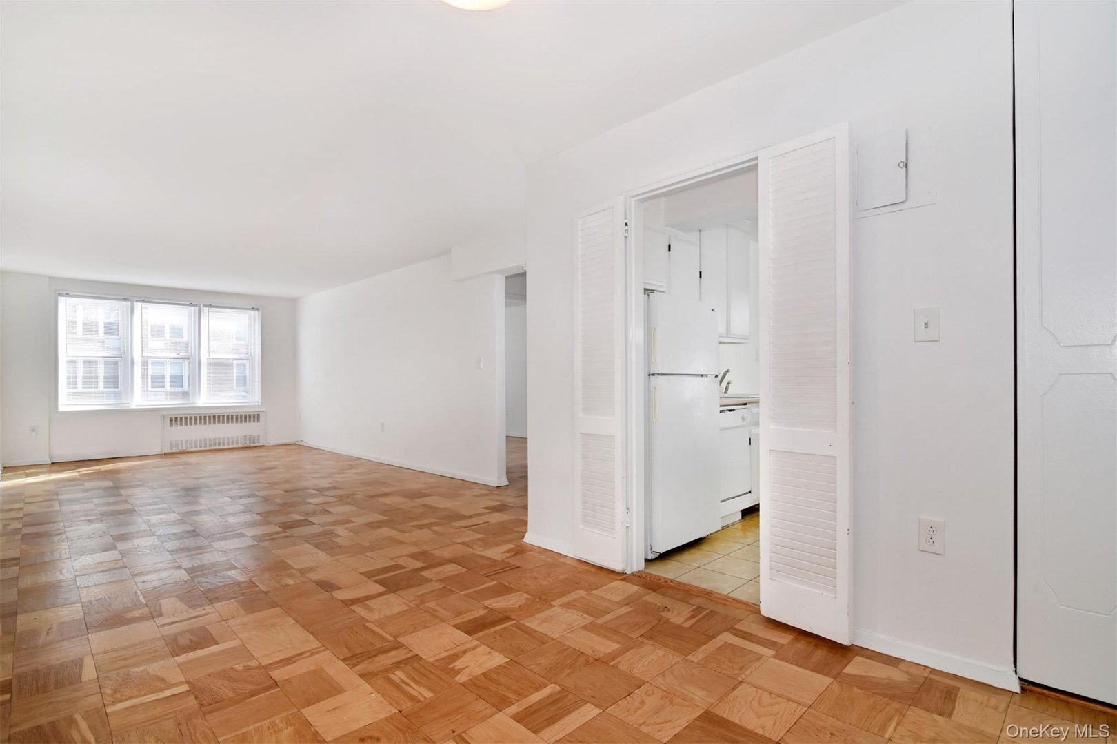 14 Westview Avenue  #204 Photo 5