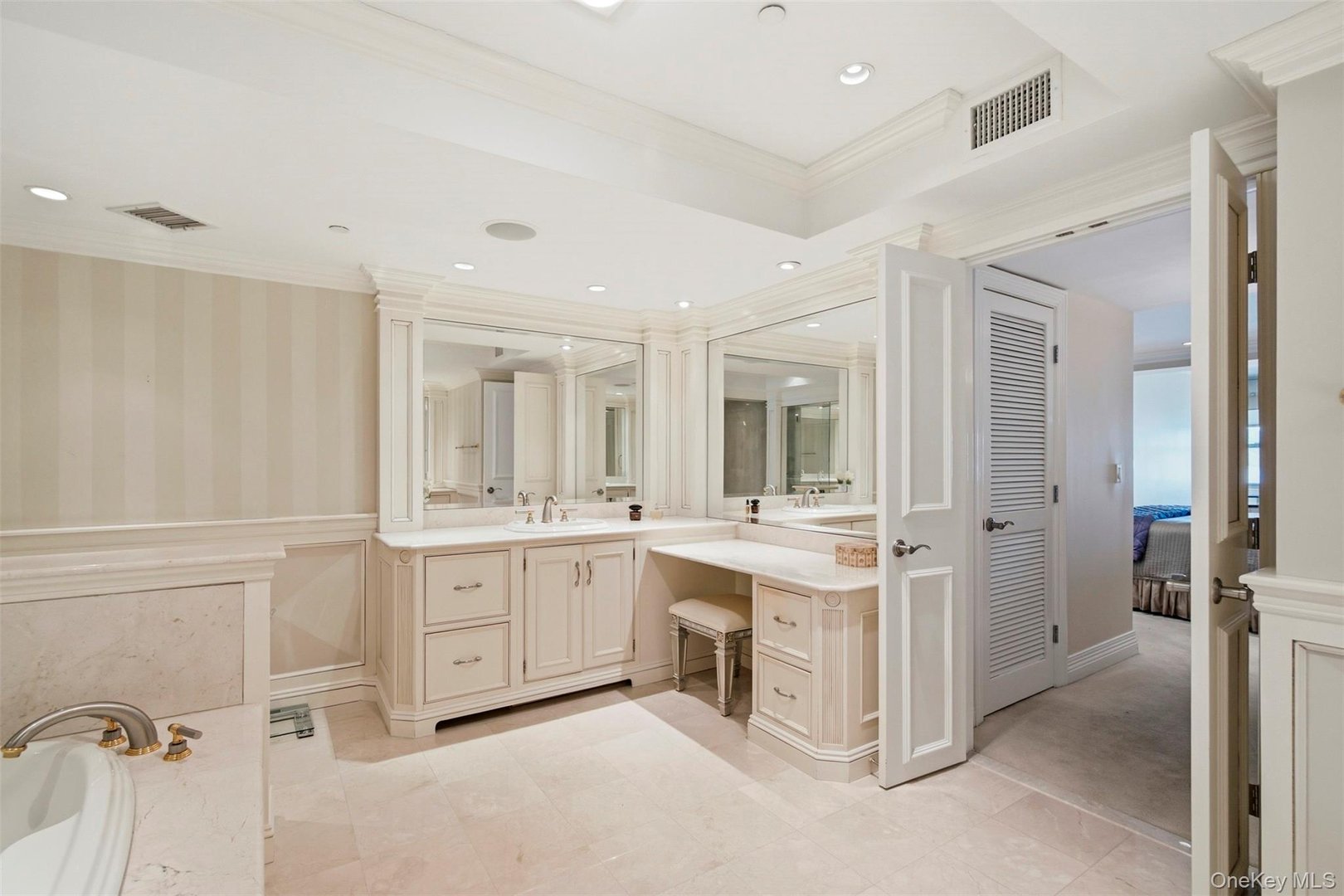 401 Harbor Cove Photo 29