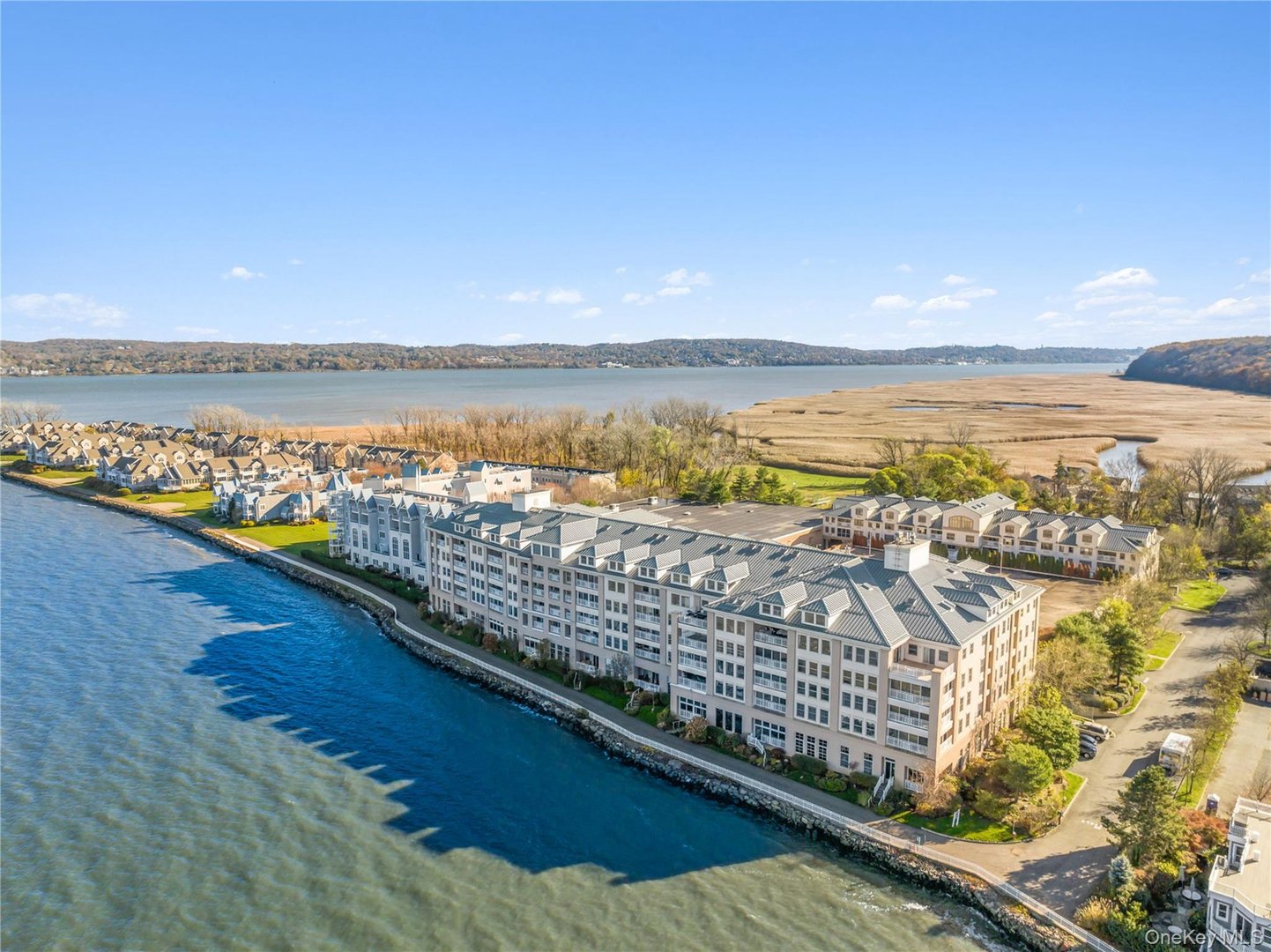 401 Harbor Cove Photo 1