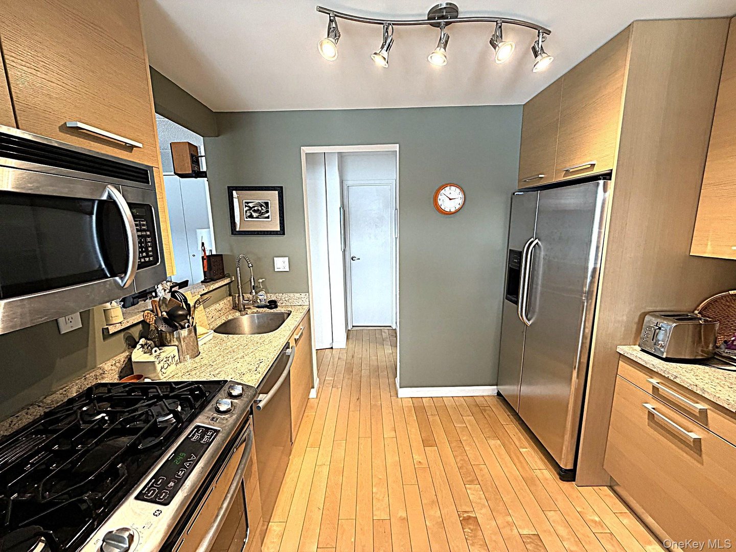 1155 Warburton Avenue  #9T Photo 4