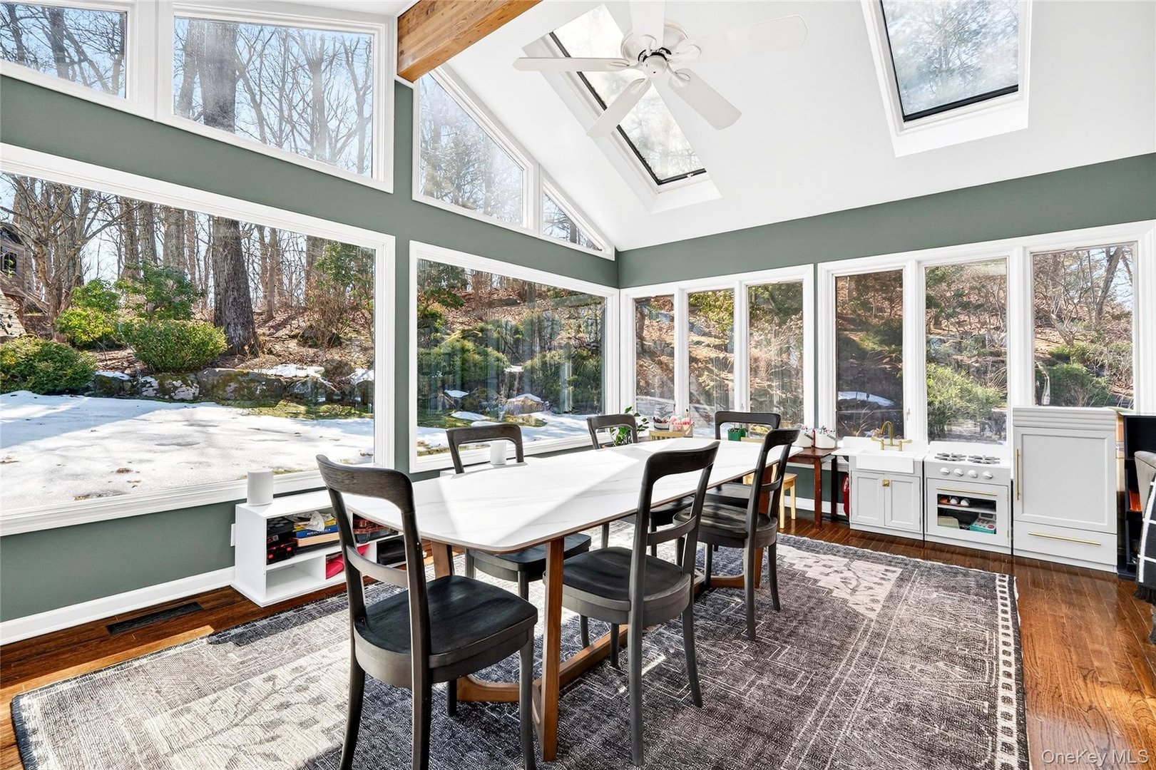 18 Reynolds Lane Photo 23