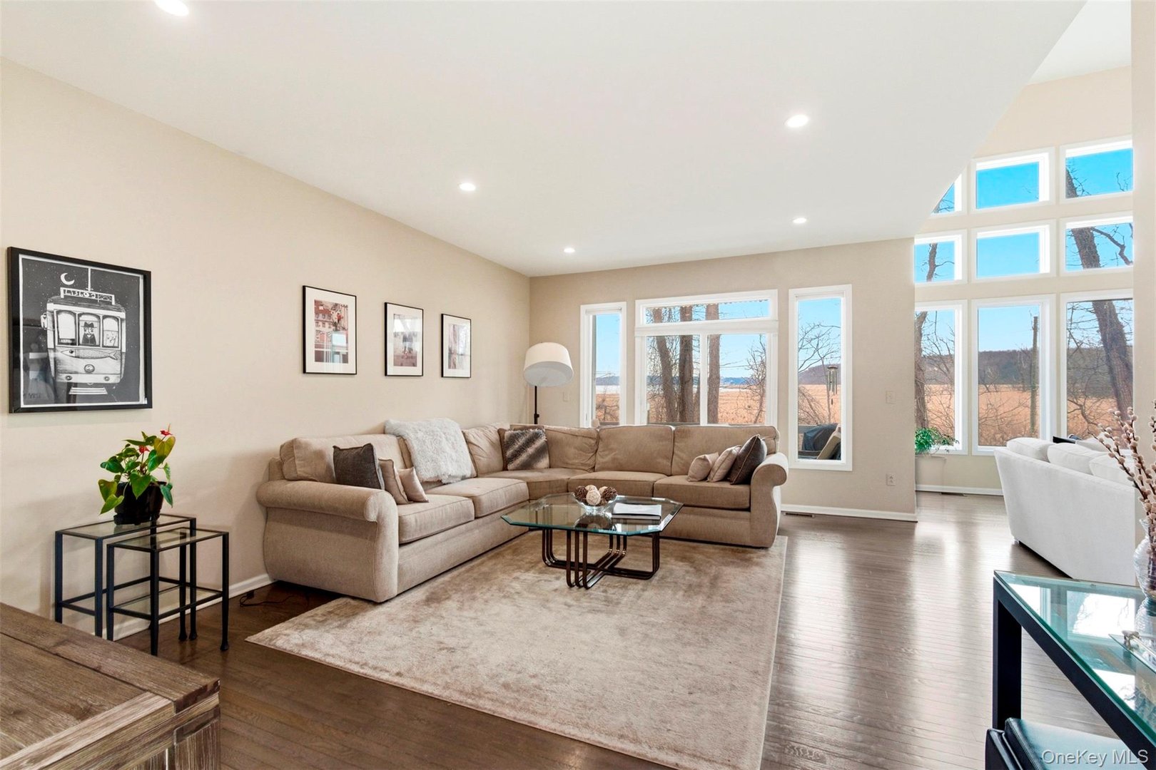 403 Gair Street Photo 3