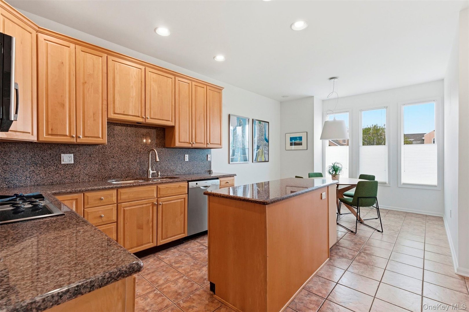 306 Gair Street Photo 12