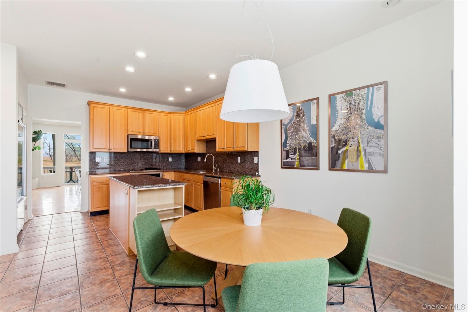 306 Gair Street Photo 11
