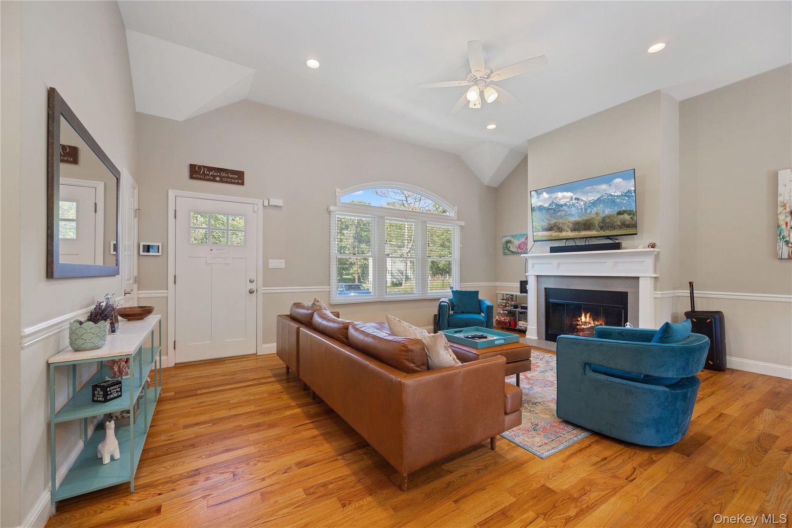 380 Homestead Way Photo 5