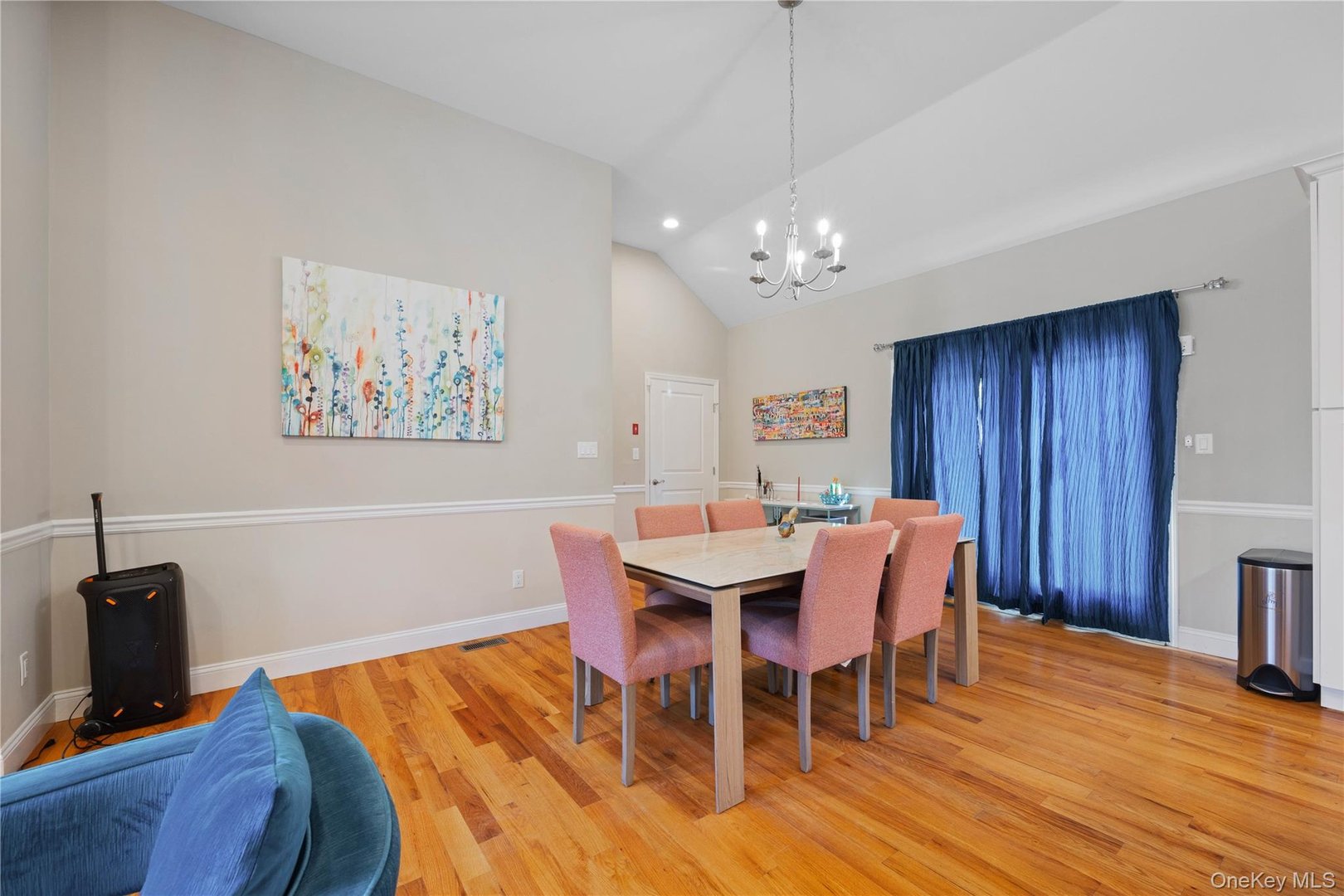 380 Homestead Way Photo 9