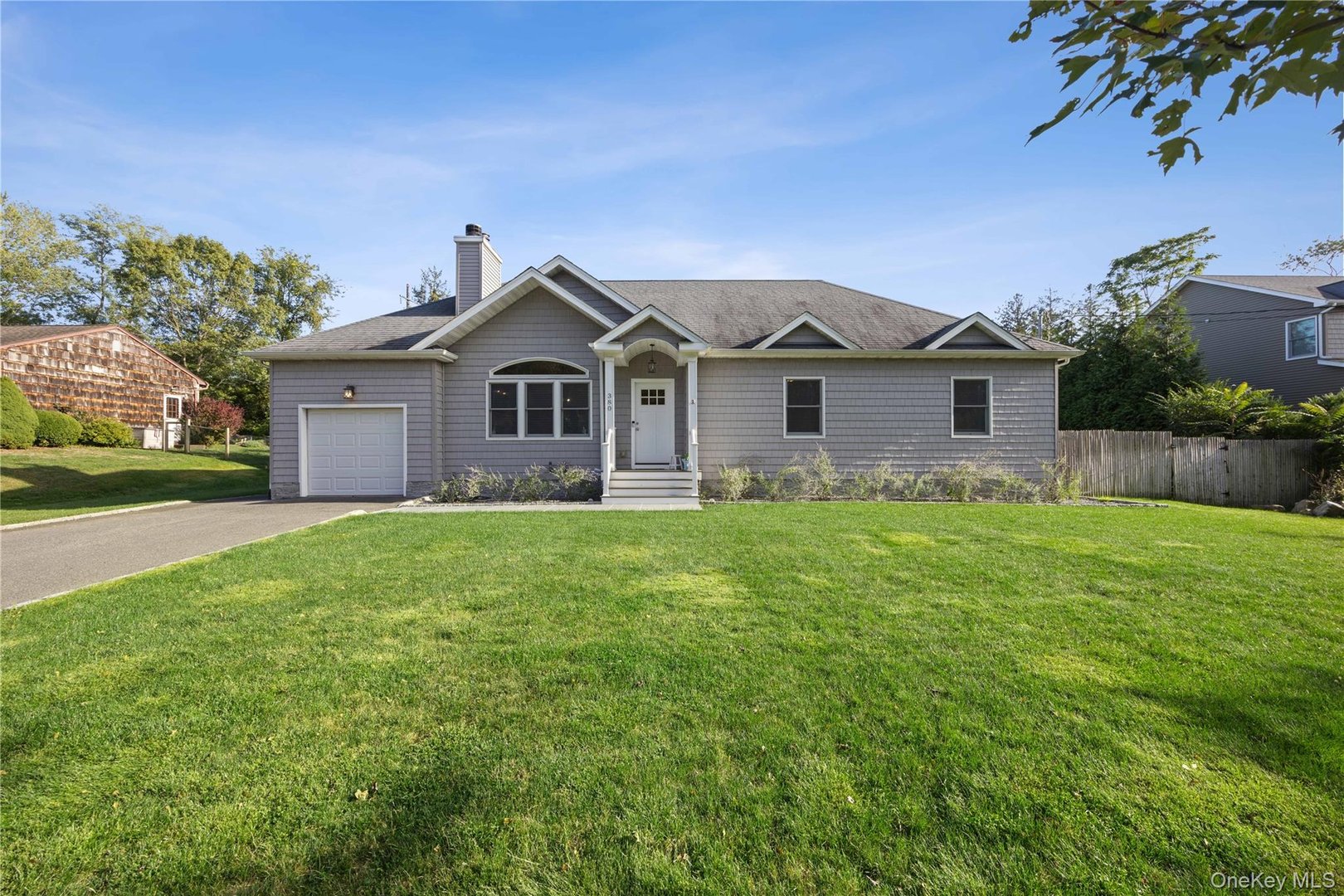 380 Homestead Way Photo 1