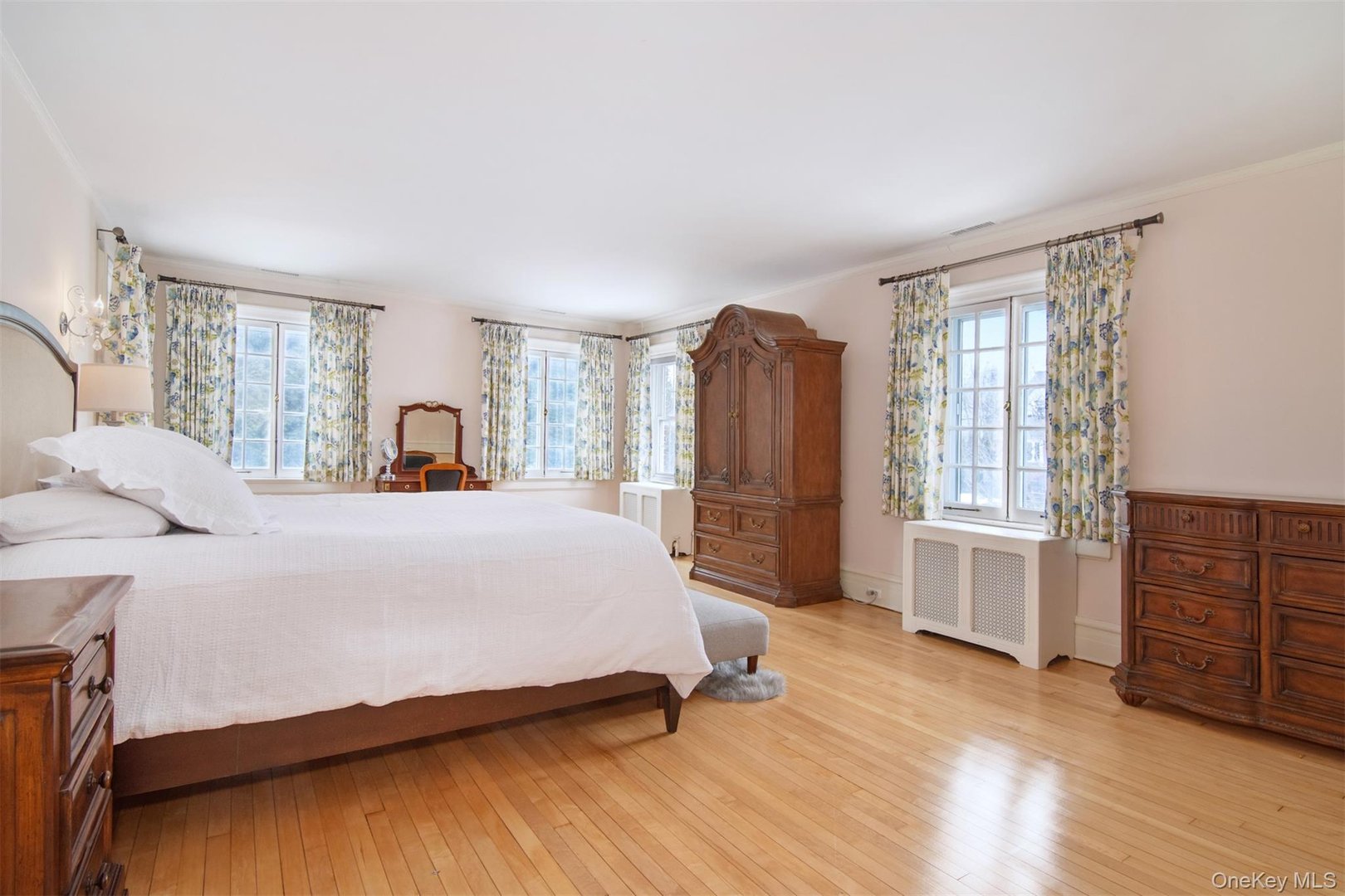 4610 Boston Post Road Photo 21