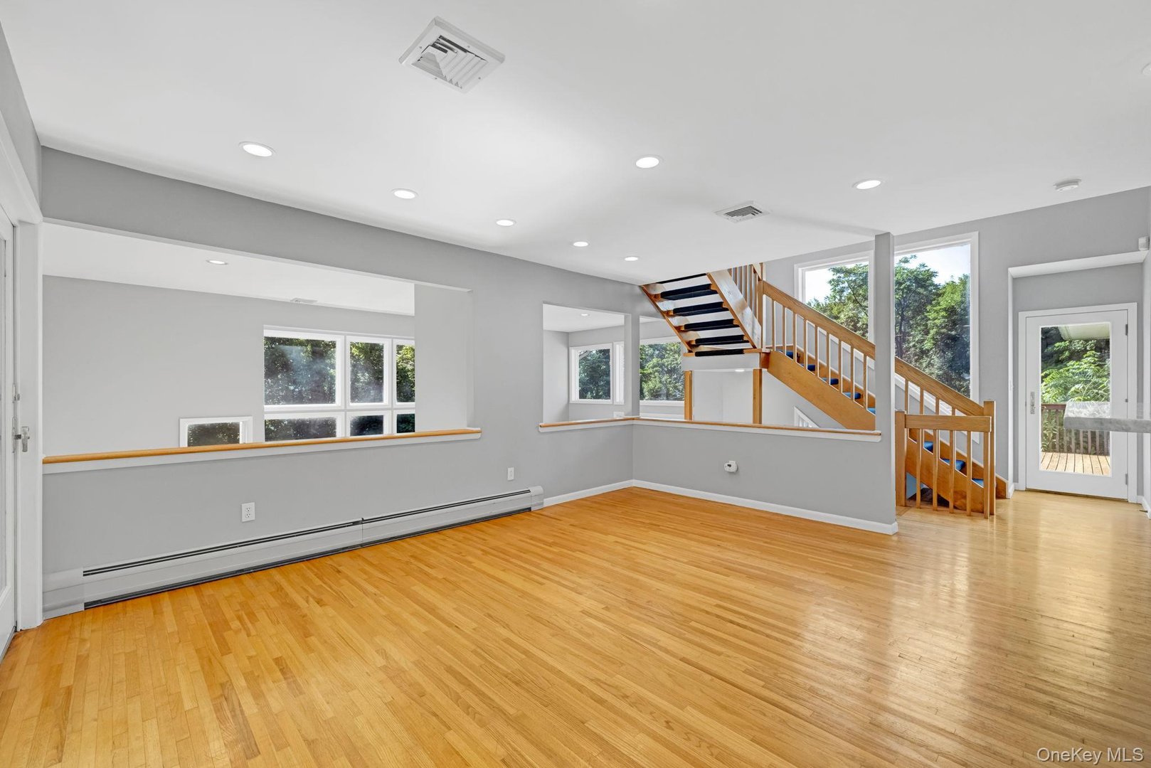 699 Route 9W S Photo 13