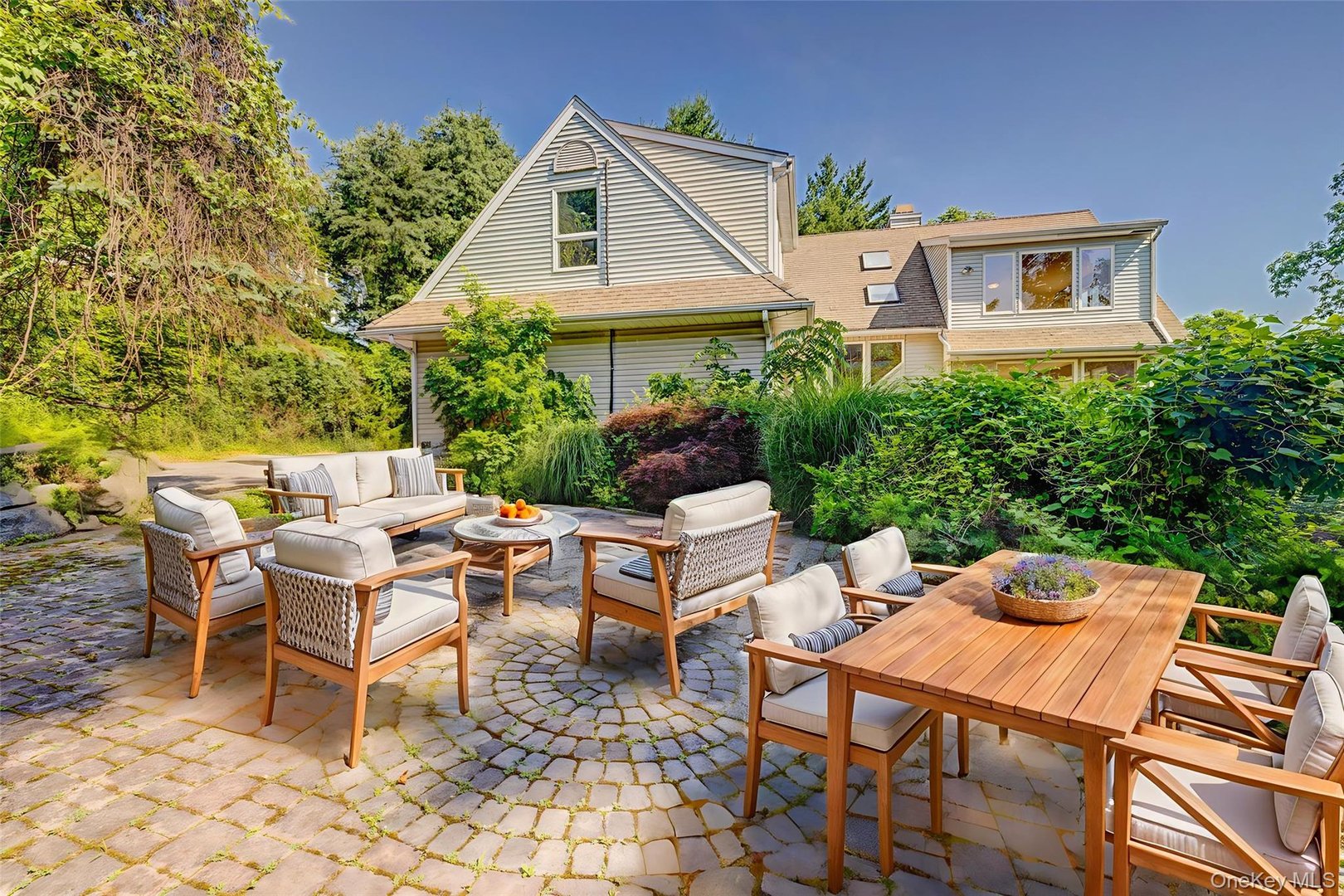 699 Route 9W S Photo 3