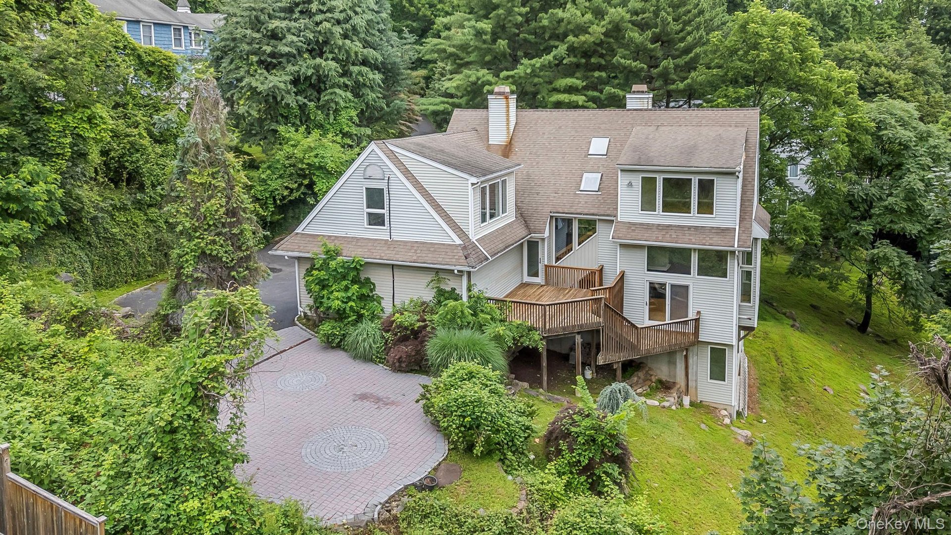 699 Route 9W S Photo 2