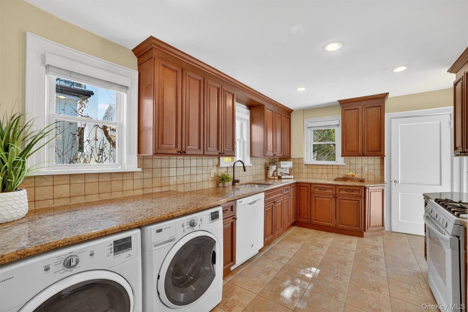 404 Bronxville Road Photo 19