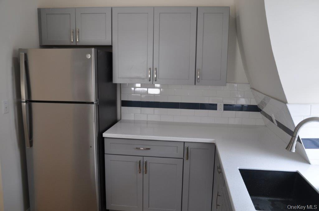 11-13 Edgemont Road Photo 7