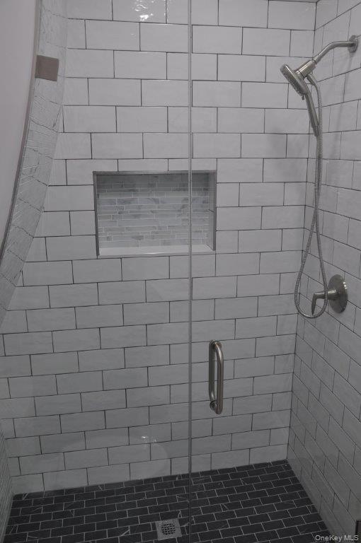 11-13 Edgemont Road Photo 8