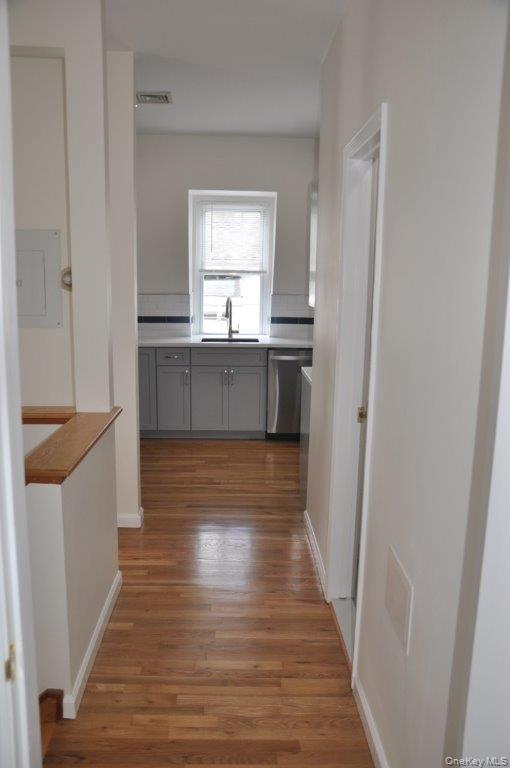 11-13 Edgemont Road Photo 6