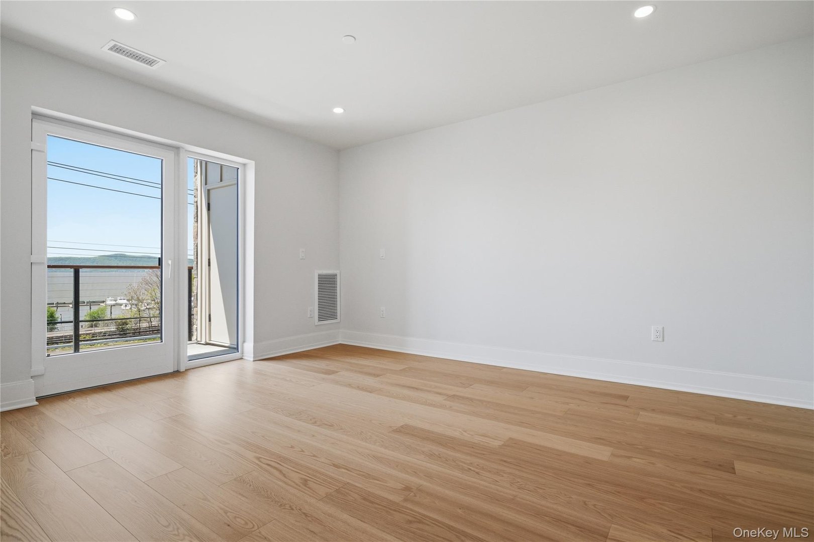 25 South Riverside Avenue  #208 Photo 8