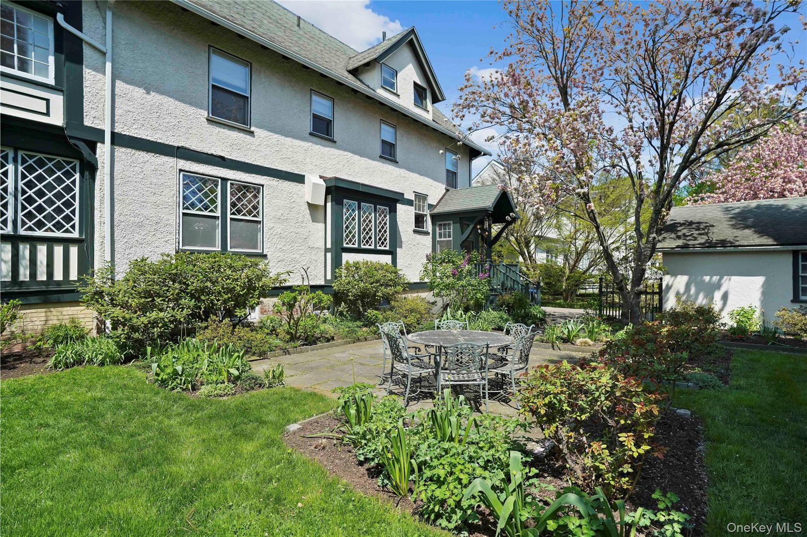 240 Monterey Avenue Photo 32