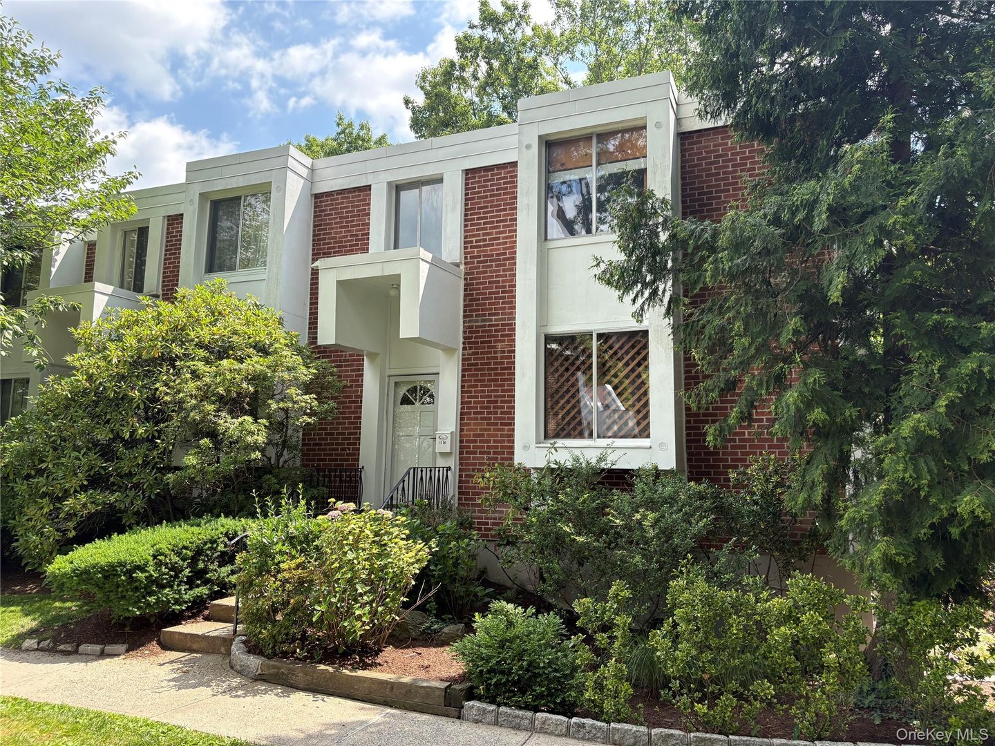 1118 Colony Drive Photo 1