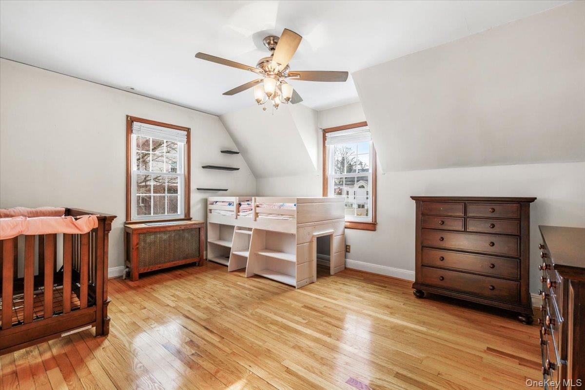 212 Manhattan Avenue Photo 21