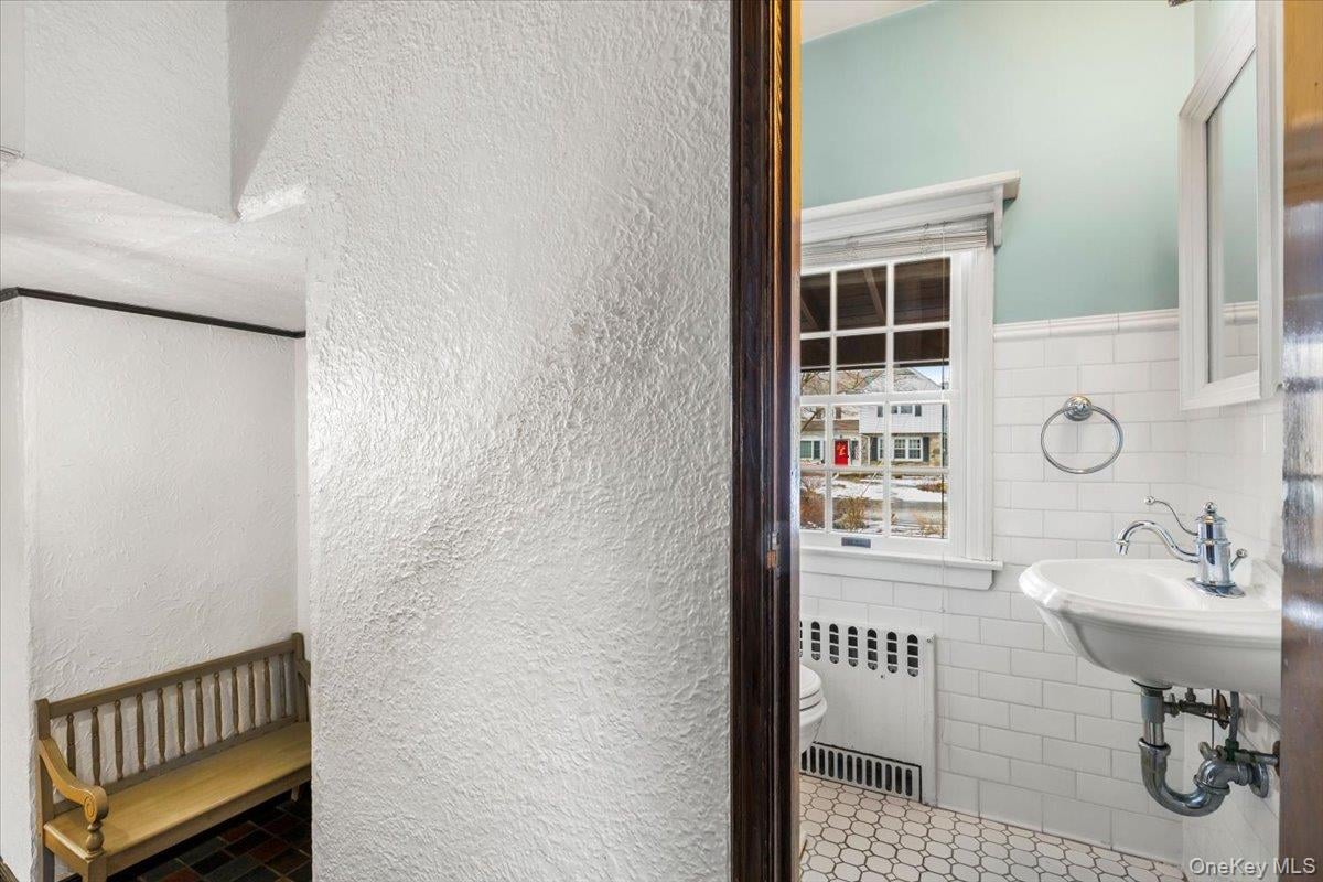 212 Manhattan Avenue Photo 18