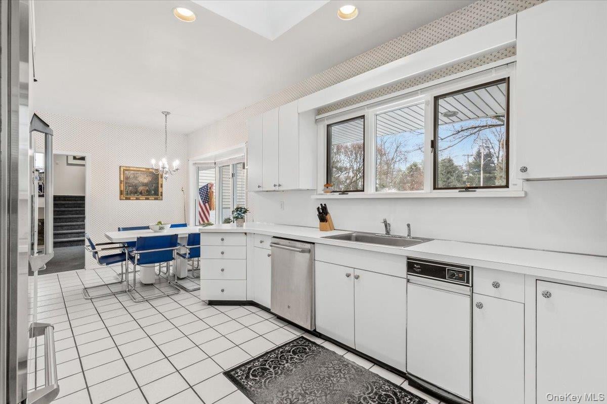 34 Lakeshore Drive Photo 28