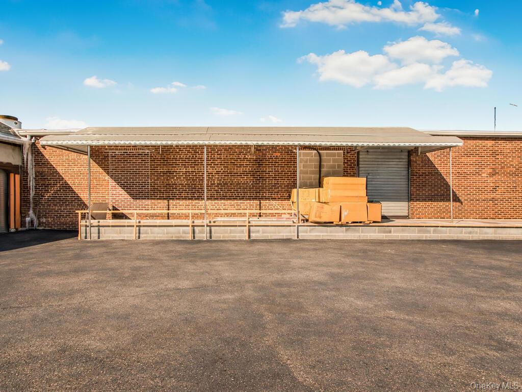 200 W 1st Street Photo 34