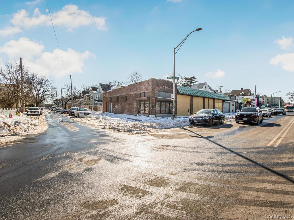 200 W 1st Street Photo 27