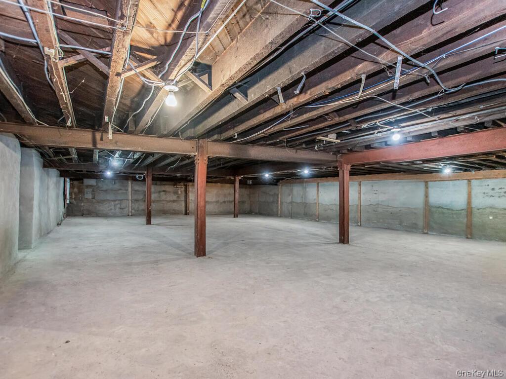 200 W 1st Street Photo 14