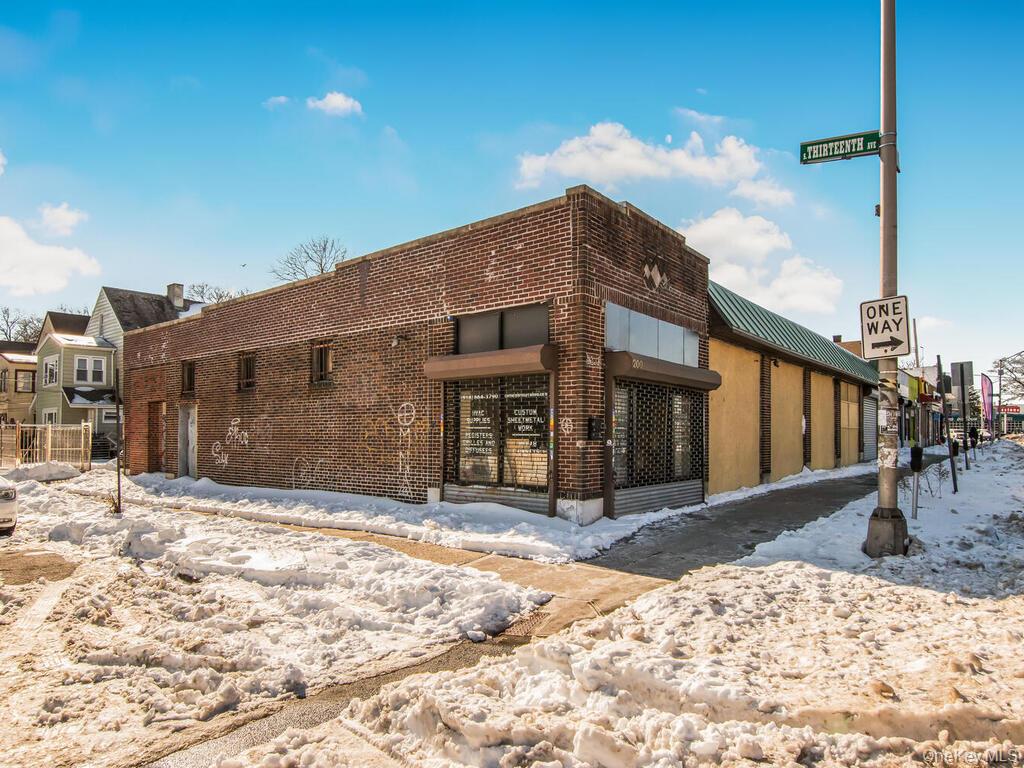 200 W 1st Street Photo 2