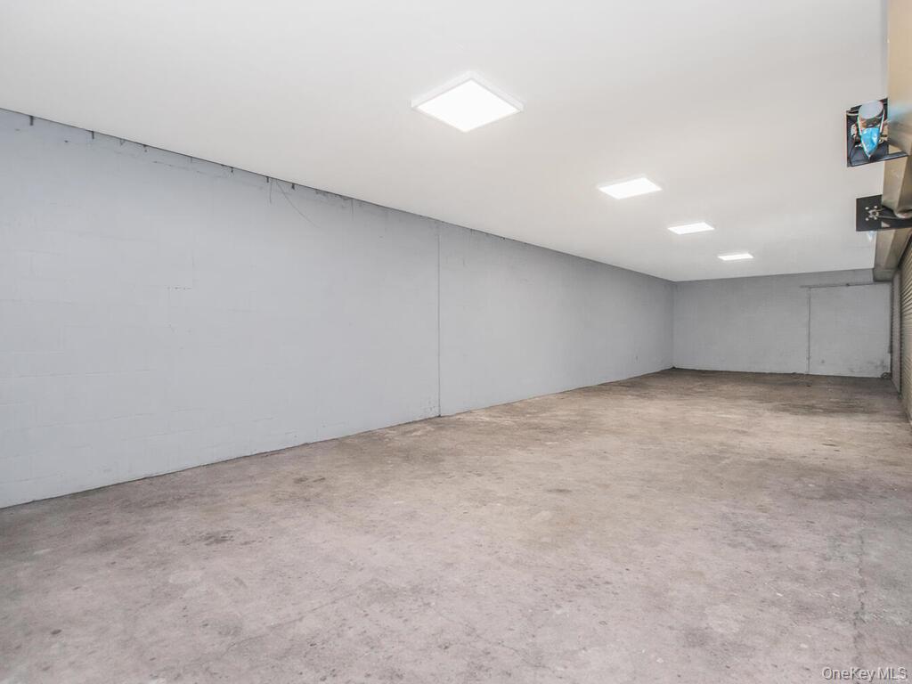 200 W 1st Street Photo 18