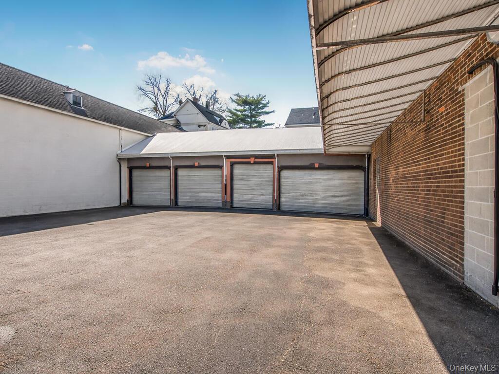 200 W 1st Street Photo 16